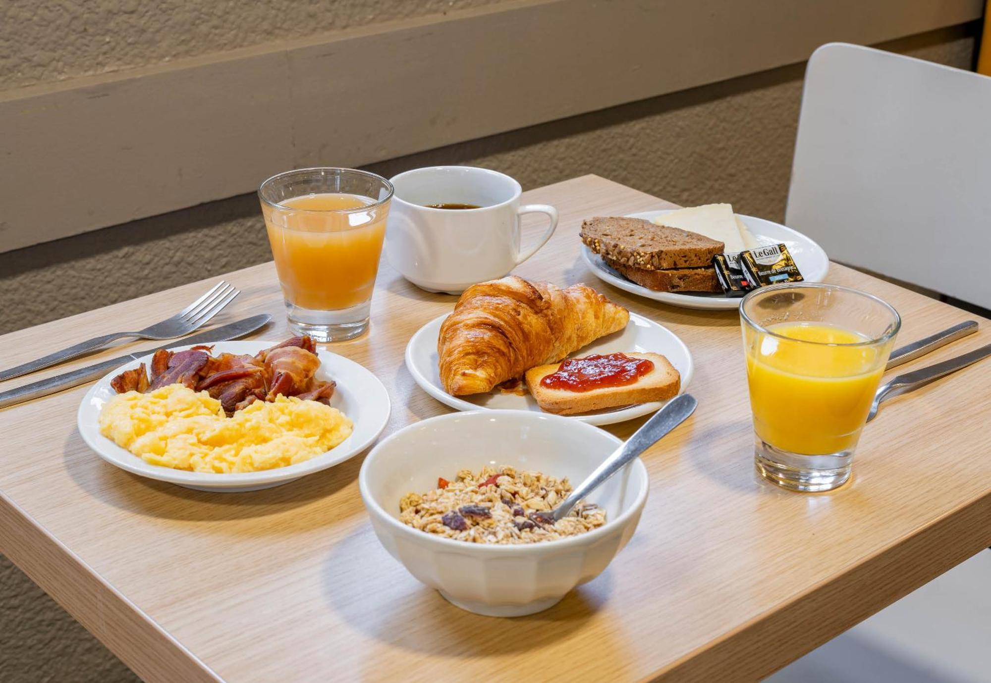 B&B Hotel Calais Centre St Pierre Zewnętrze zdjęcie
