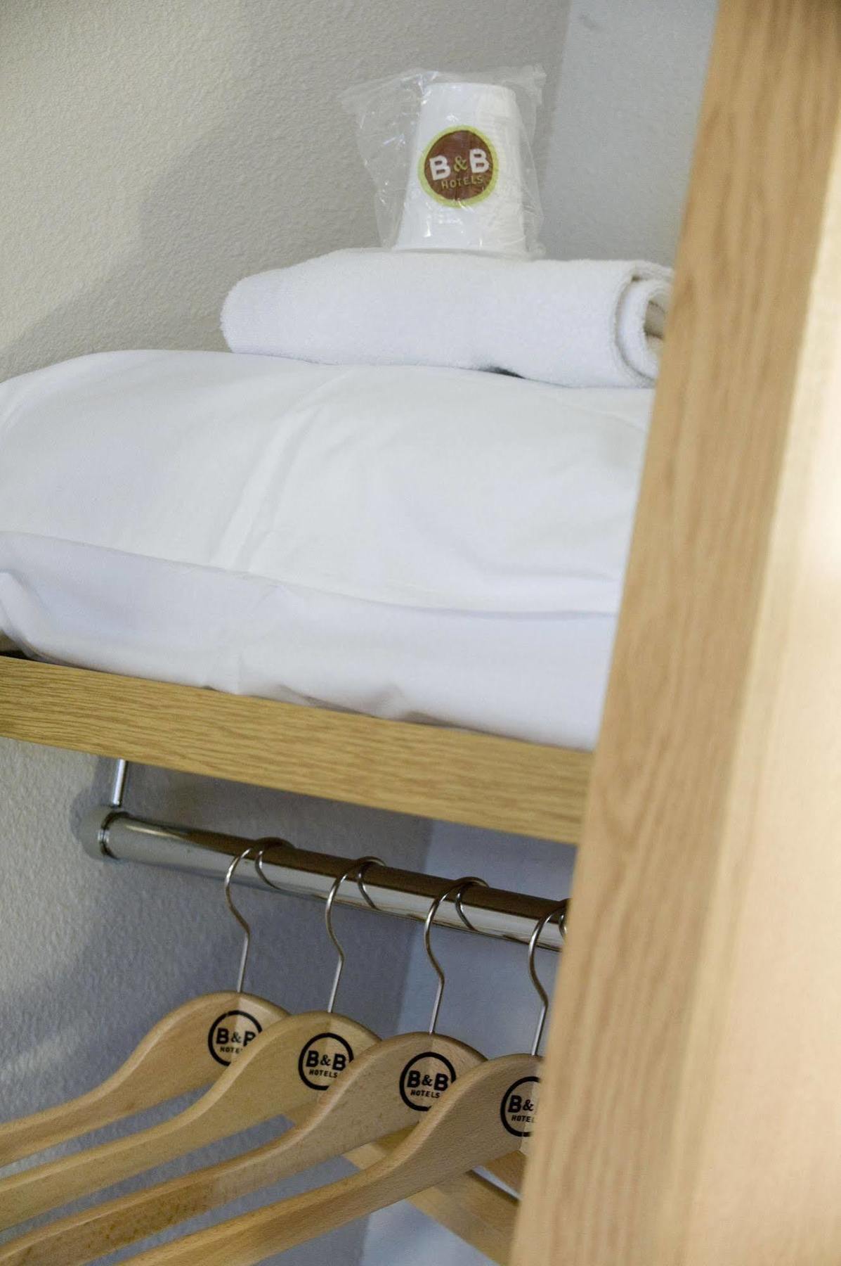 B&B Hotel Calais Centre St Pierre Zewnętrze zdjęcie